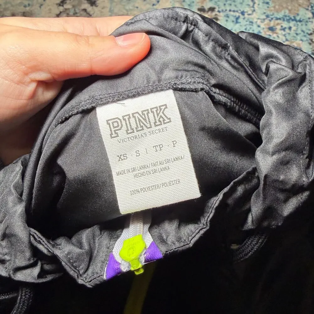 VS Pink windbreaker - Picture 3 of 4